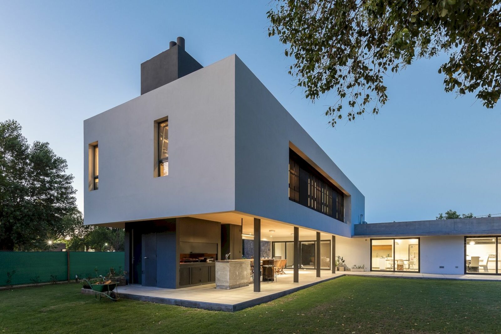 MG House 10