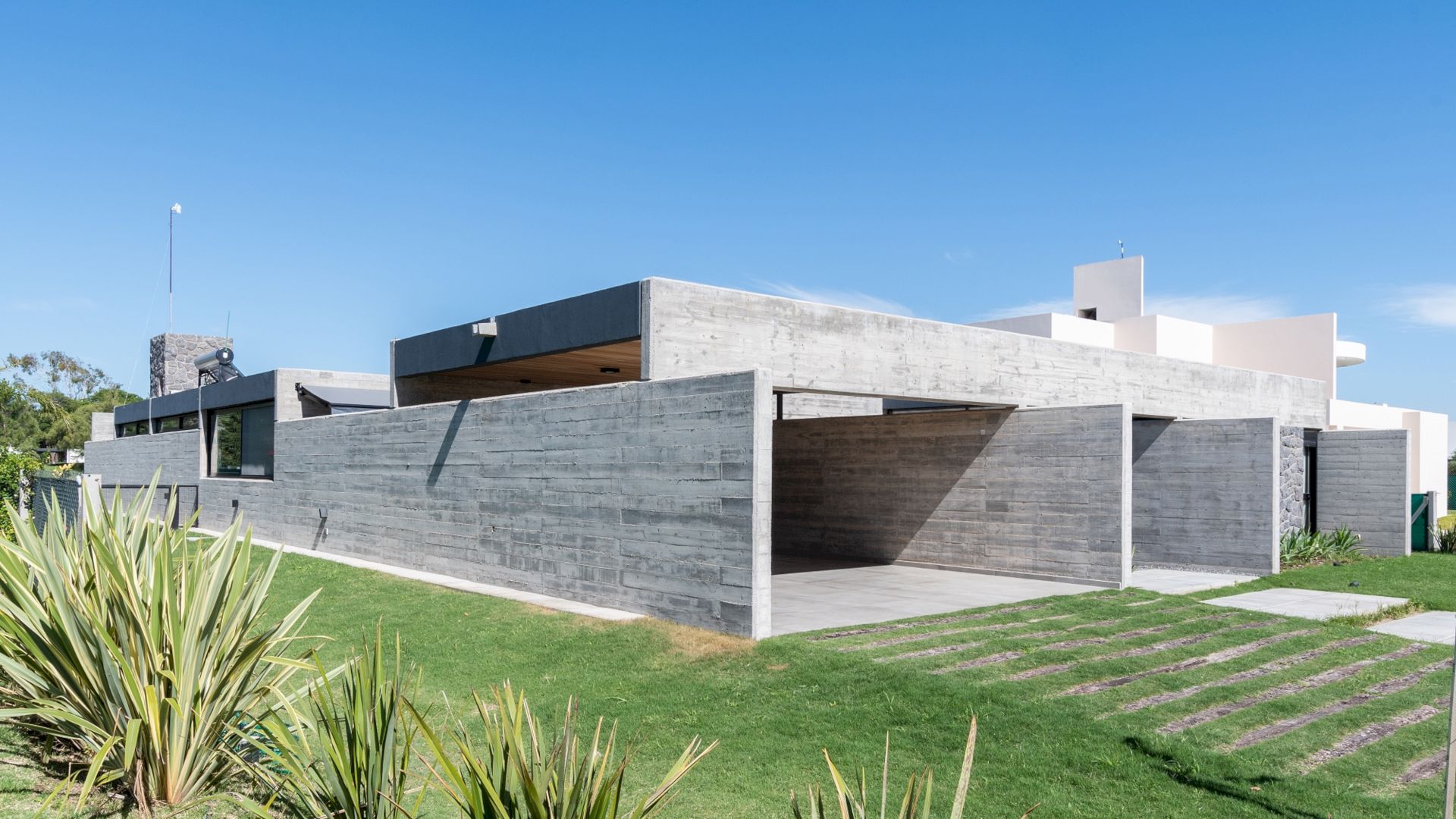 SAB House 99