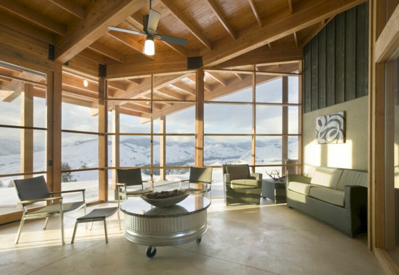 Image showcasing Stud Horse Mountain: A Sustainable Luxury Cabin with Healthy Home ...