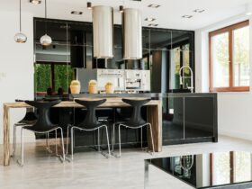 Open kitchen with high-gloss cabinets