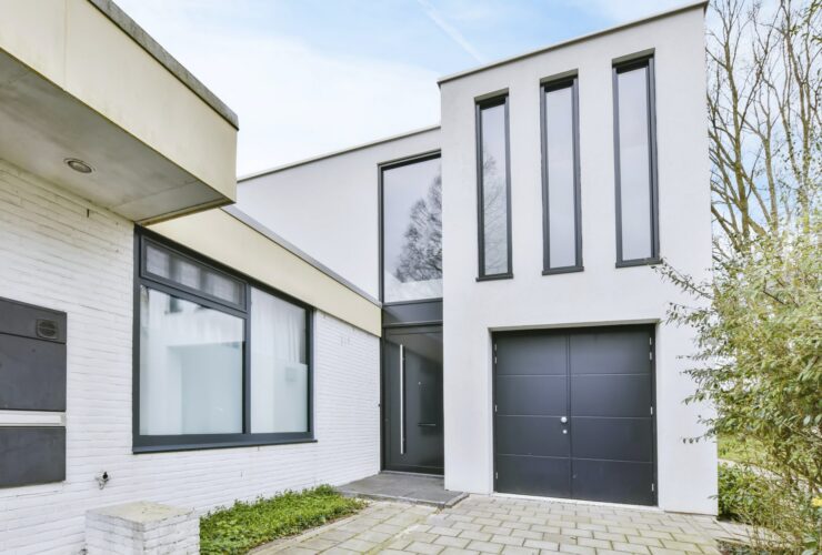 The entrance part of the house is in a minimalist style