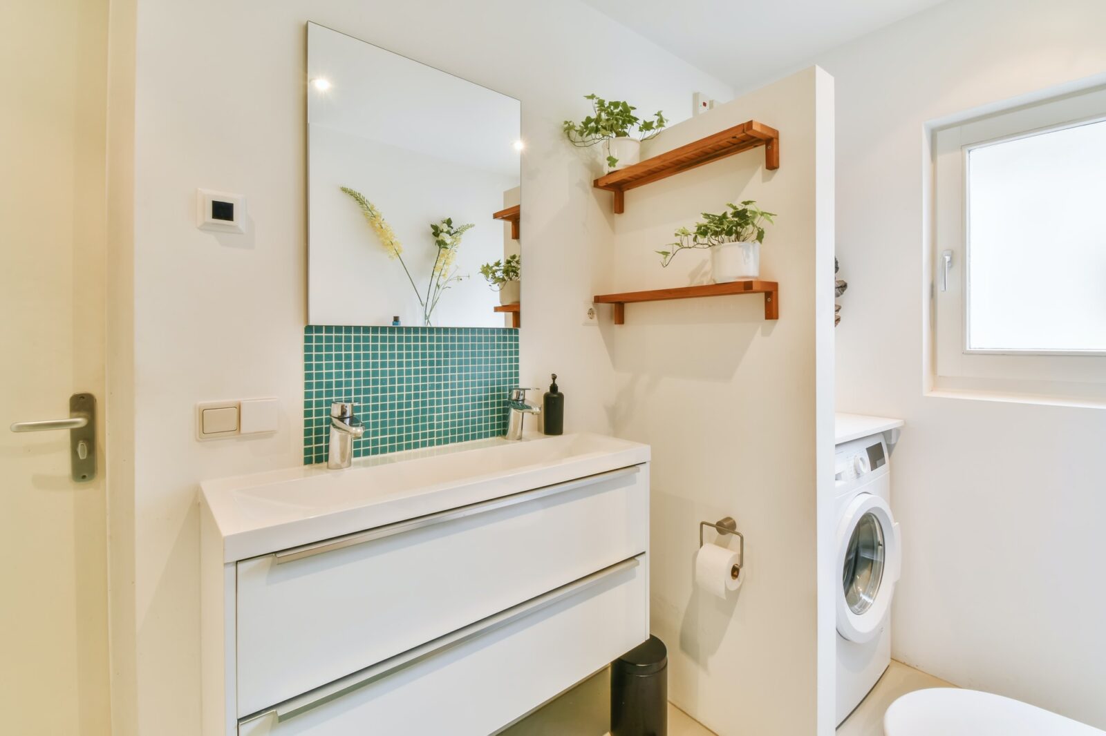 Small clean bathroom