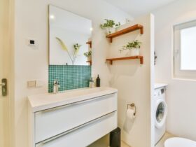 Small clean bathroom
