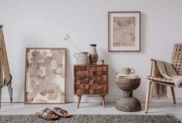 Elegant comosition of masculine room decor