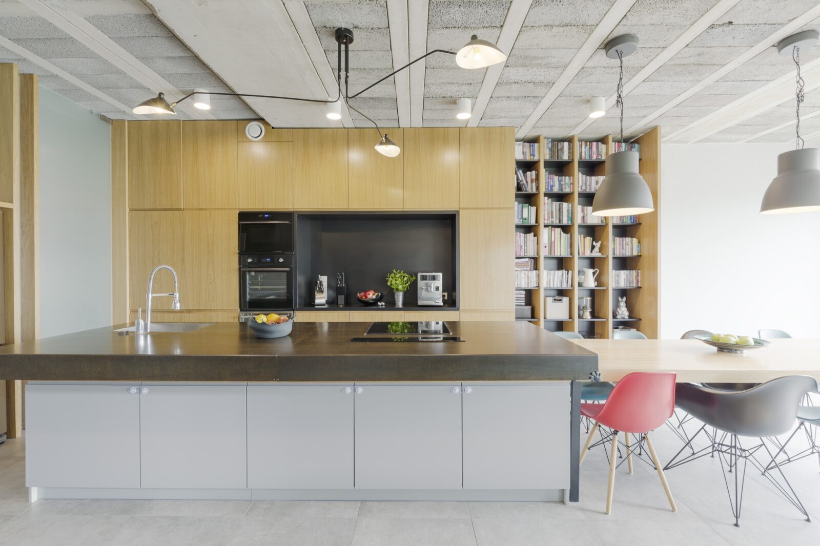 Spacious modern kitchen