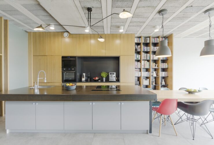 Spacious modern kitchen