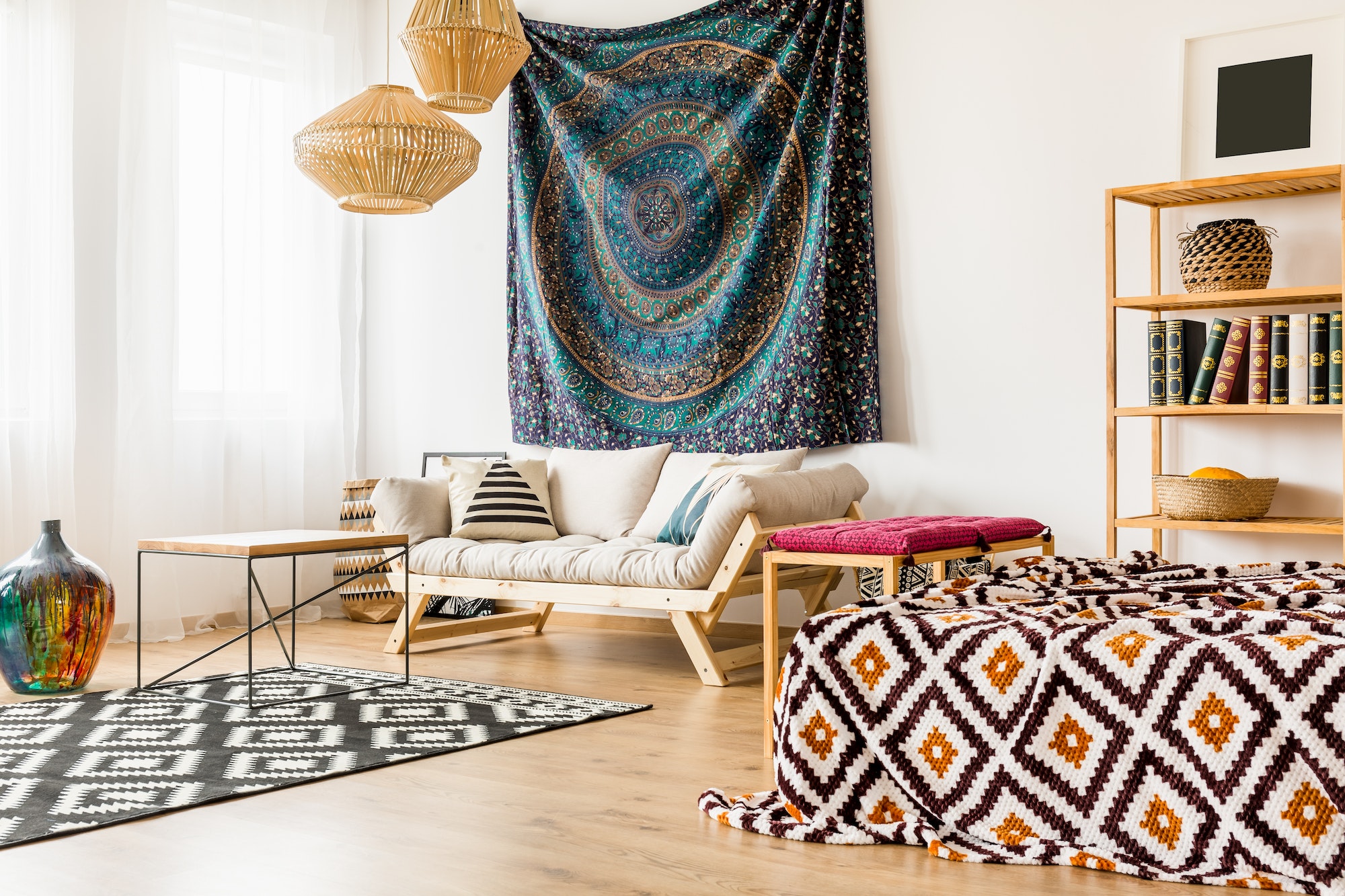 Studio apartment with oriental patterns