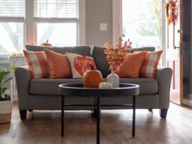 Living room decorated for autumn holidays