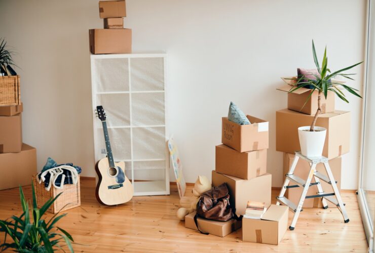 Living room in a house on moving day.