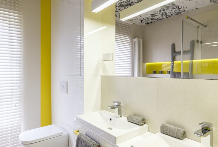 Neon yellow bathroom design idea