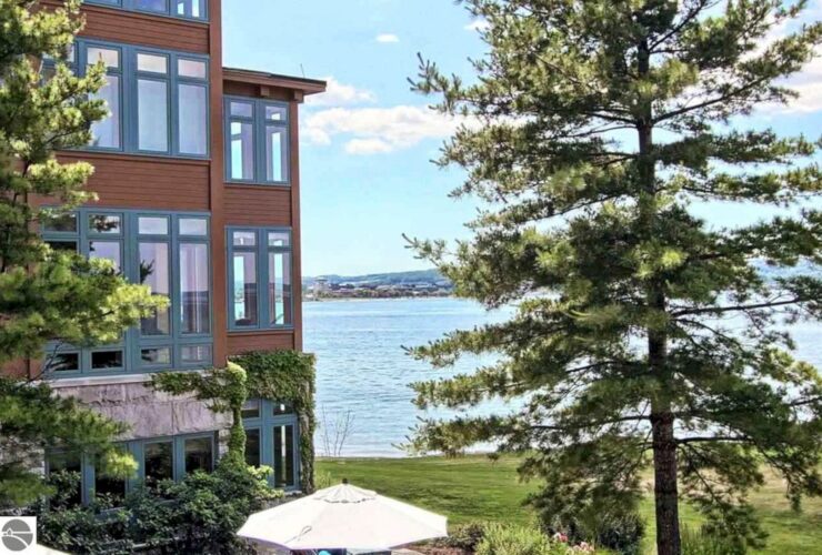 Grand Traverse Bay Residence 8