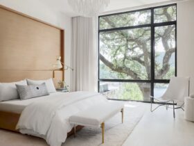 The Cliffside House 18