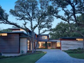 The Cliffside House 9