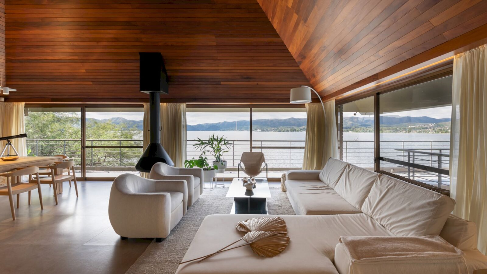 Lake House 8