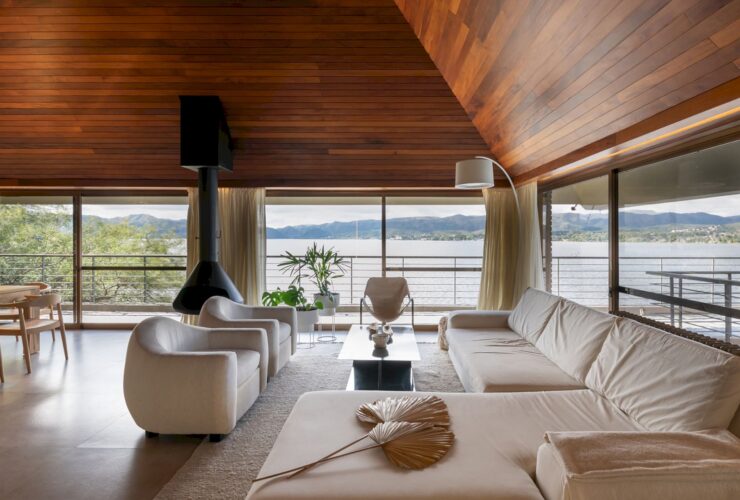 Lake House 8