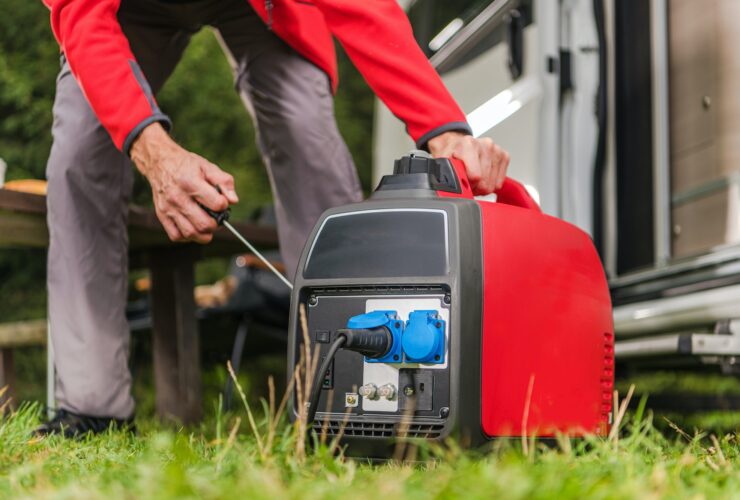 Firing Up Gas Powered Portable Inverter Generator