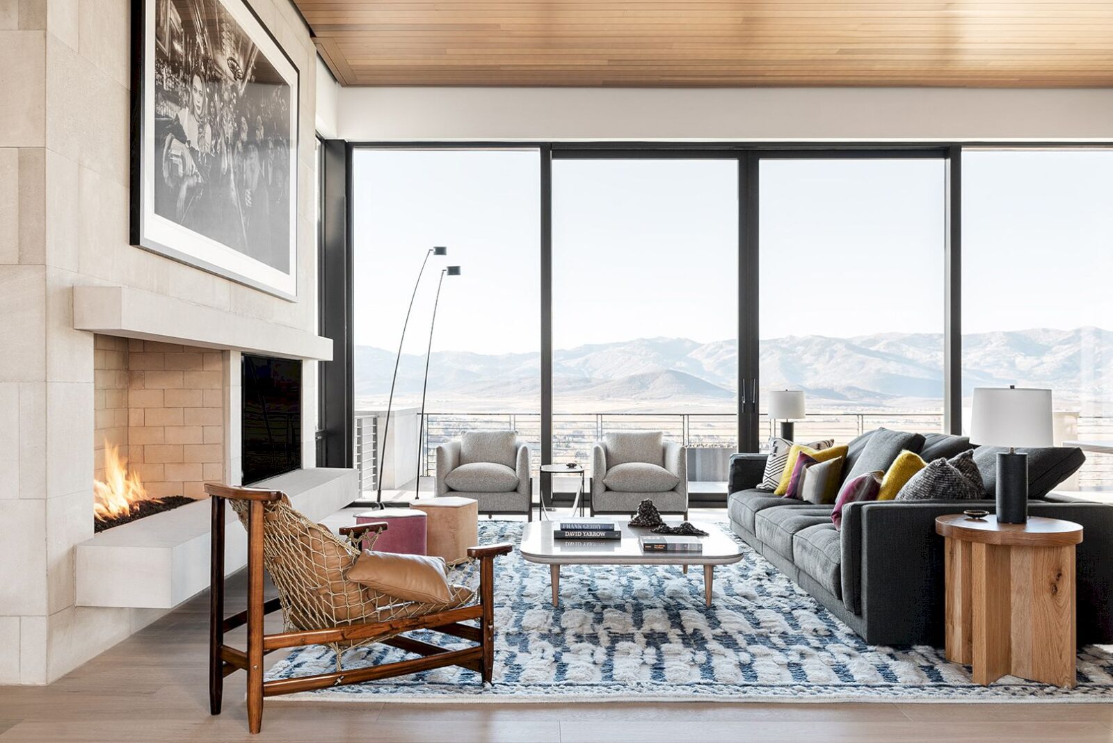 10 Living Room Designs With Clean-Lined Furniture With Casual Materials
