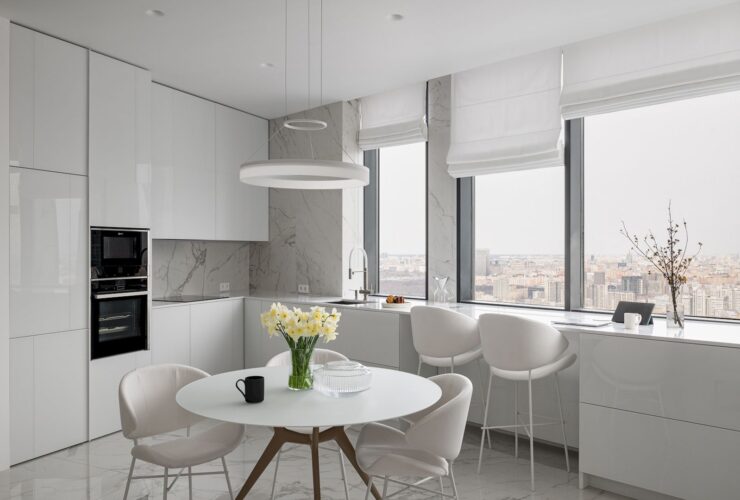 A Modern White Glossy Apartment With An Awesome City View 5