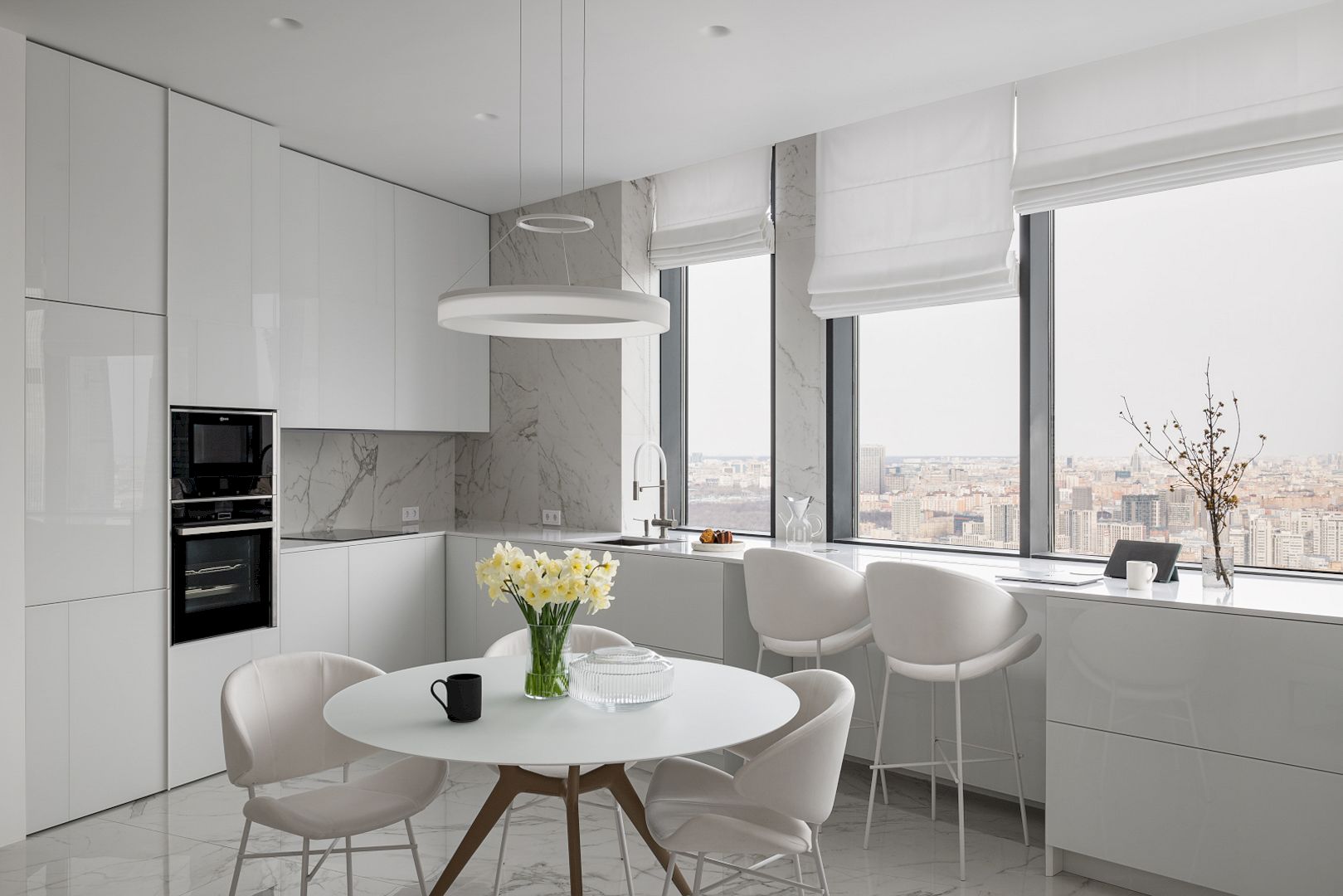 A Modern White Glossy Apartment With An Awesome City View 5