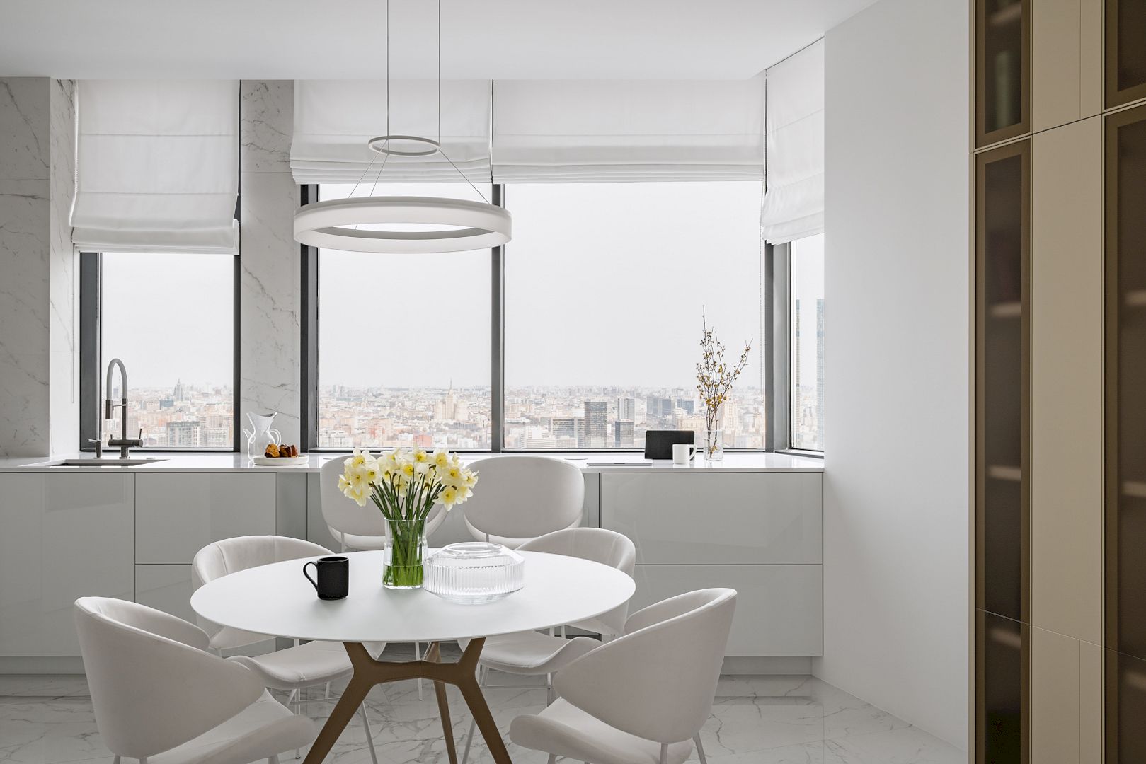 A Modern White Glossy Apartment With An Awesome City View 6