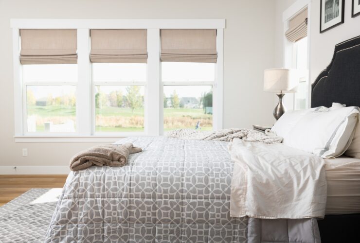 5 Beach-Inspired Master Bedroom Ideas With Cool Furniture
