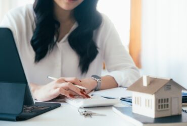 How Much Do You Lose Selling a House As Is?