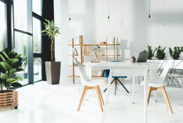 3 Ultimate Factors You Must Consider before Purchasing an Office Desk