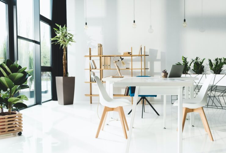 3 Ultimate Factors You Must Consider before Purchasing an Office Desk