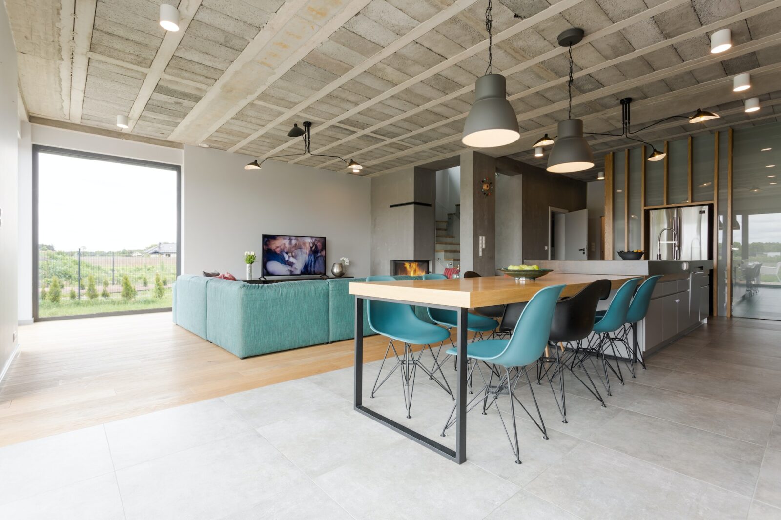 How to Match Your Roof with Your Home Décor