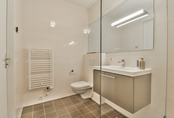 10 Minimalist Bathroom Design Ideas with Floating Toilet Perfect for Small Space
