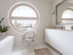 10 White Bathroom Designs In Minimalist Style with Tons of Natural Lights Just Like A True Oasis