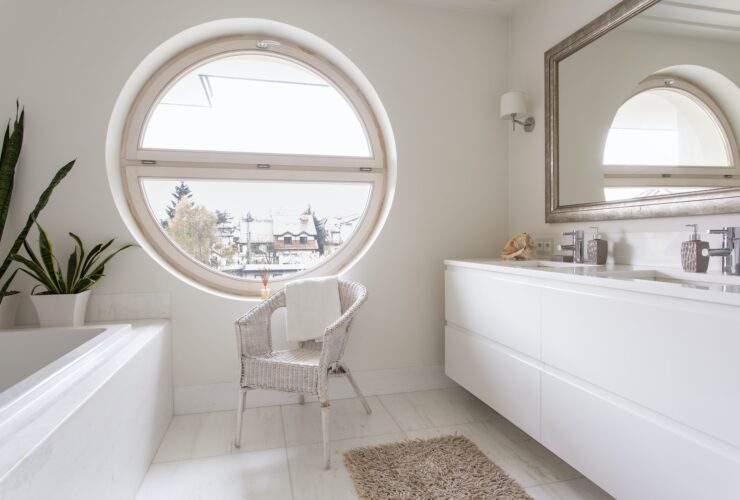 10 White Bathroom Designs In Minimalist Style with Tons of Natural Lights Just Like A True Oasis