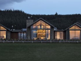 Valley Crescent House 1