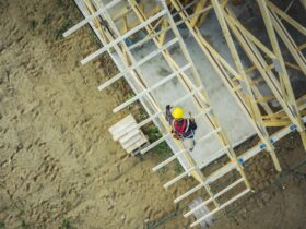 Contractor Building House Roof