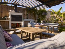 Outdoor Seating Area And Garden Of Modern House 2022 09 08 18 50 07 Utc