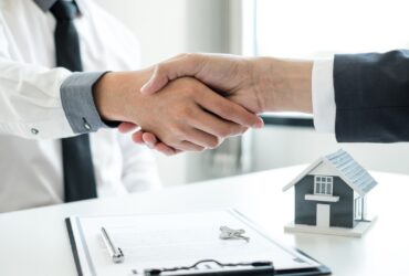 Businessmen And Brokers Real Estate Agents Shake 2022 11 16 16 05 32 Utc