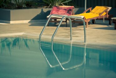 Ladder Of A Swimming Pool 2021 10 20 03 34 17 Utc