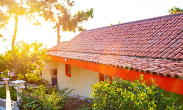 Little House With Red Terracotta Roof Tiles 2022 09 09 02 11 14 Utc