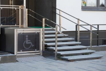 Living House Entrance Equipped With Special Liftin 2022 12 16 21 48 25 Utc