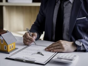 Man Sign A Home Insurance Policy On Home Loans Bu 2023 06 21 03 17 32 Utc