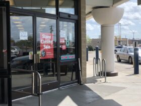 Store Front Signs Of Closing 2022 11 01 09 26 41 Utc