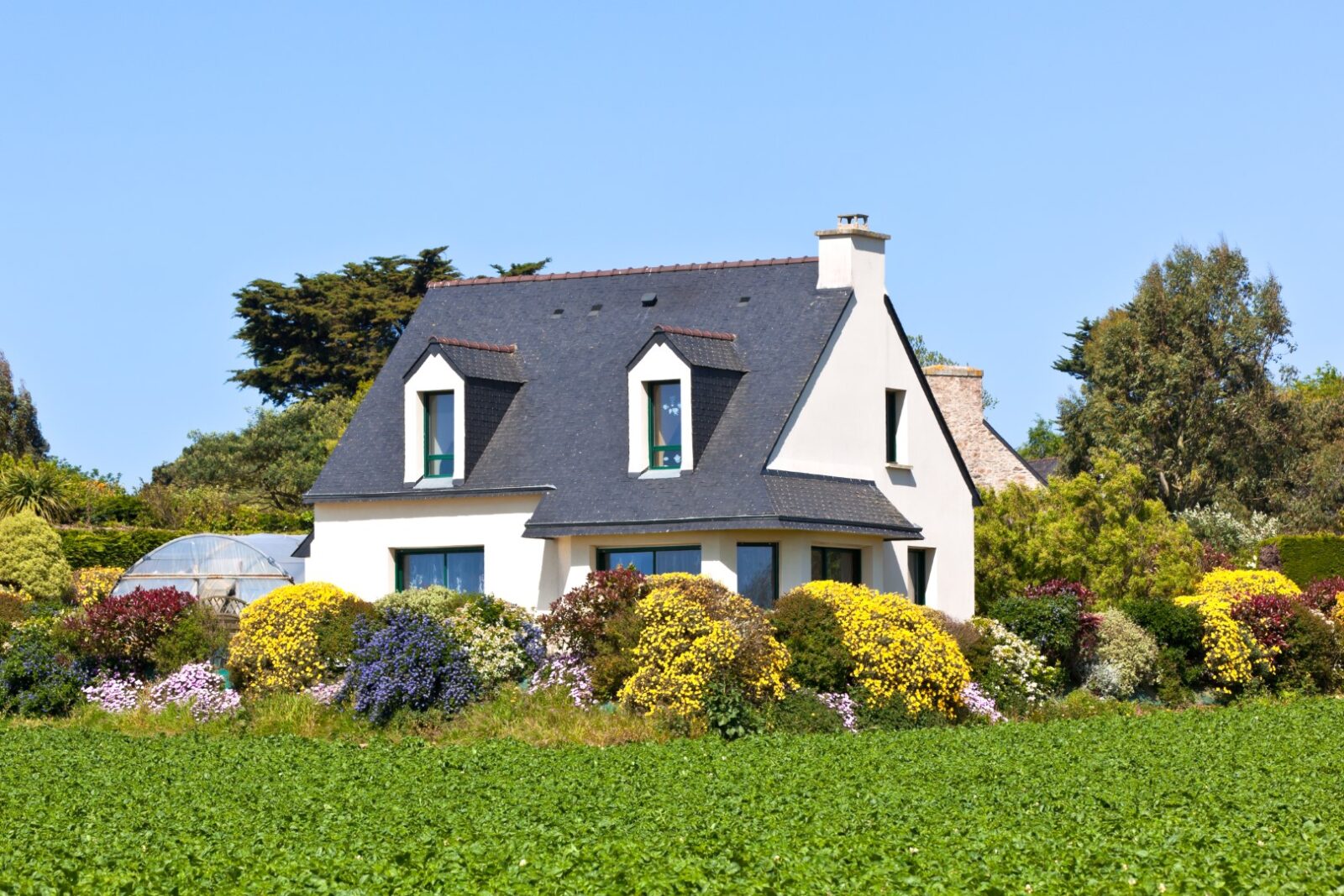 Suburban House In Western France 2022 03 03 11 16 52 Utc