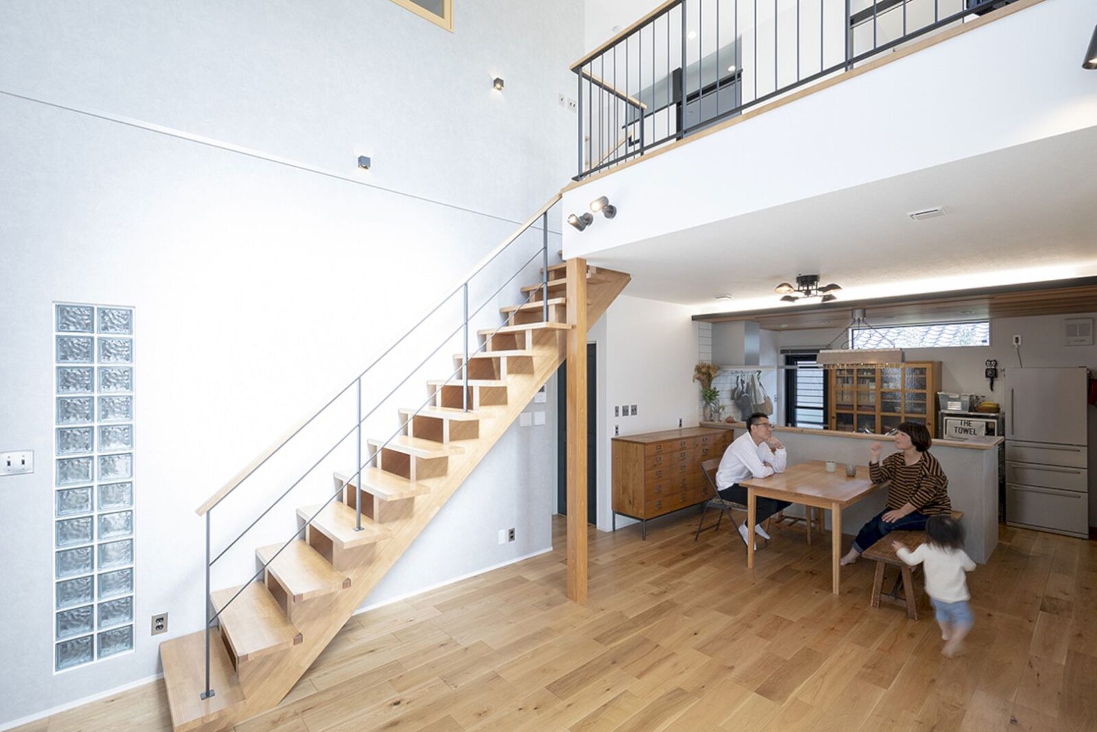 A Small House With A Strong Family Atmosphere 5