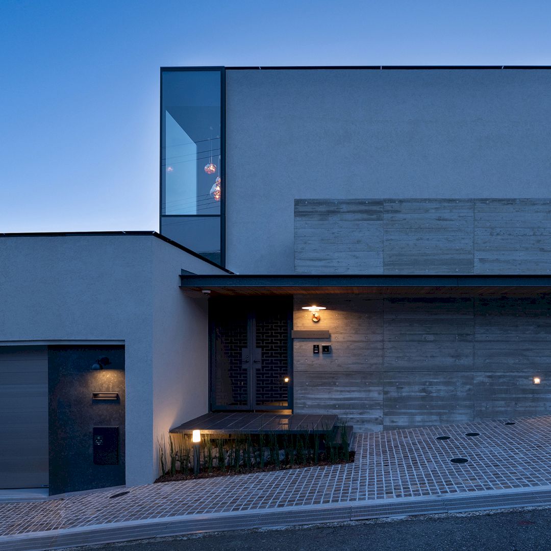 Glass Wall Residential House By Atsushi Hio 5