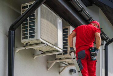 Heating And Cooling Technician Performing Schedule 2022 11 01 04 59 29 Utc