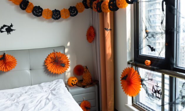 Home Decor In Modern Apartment For Halloween Celeb 2022 11 12 02 55 59 Utc