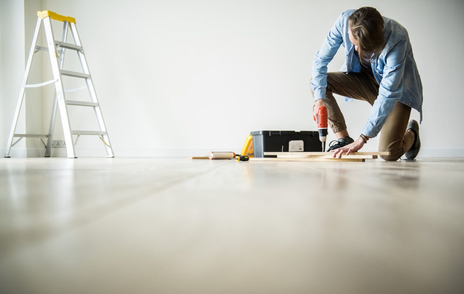 People Renovating The House Concept 2022 12 16 00 14 42 Utc