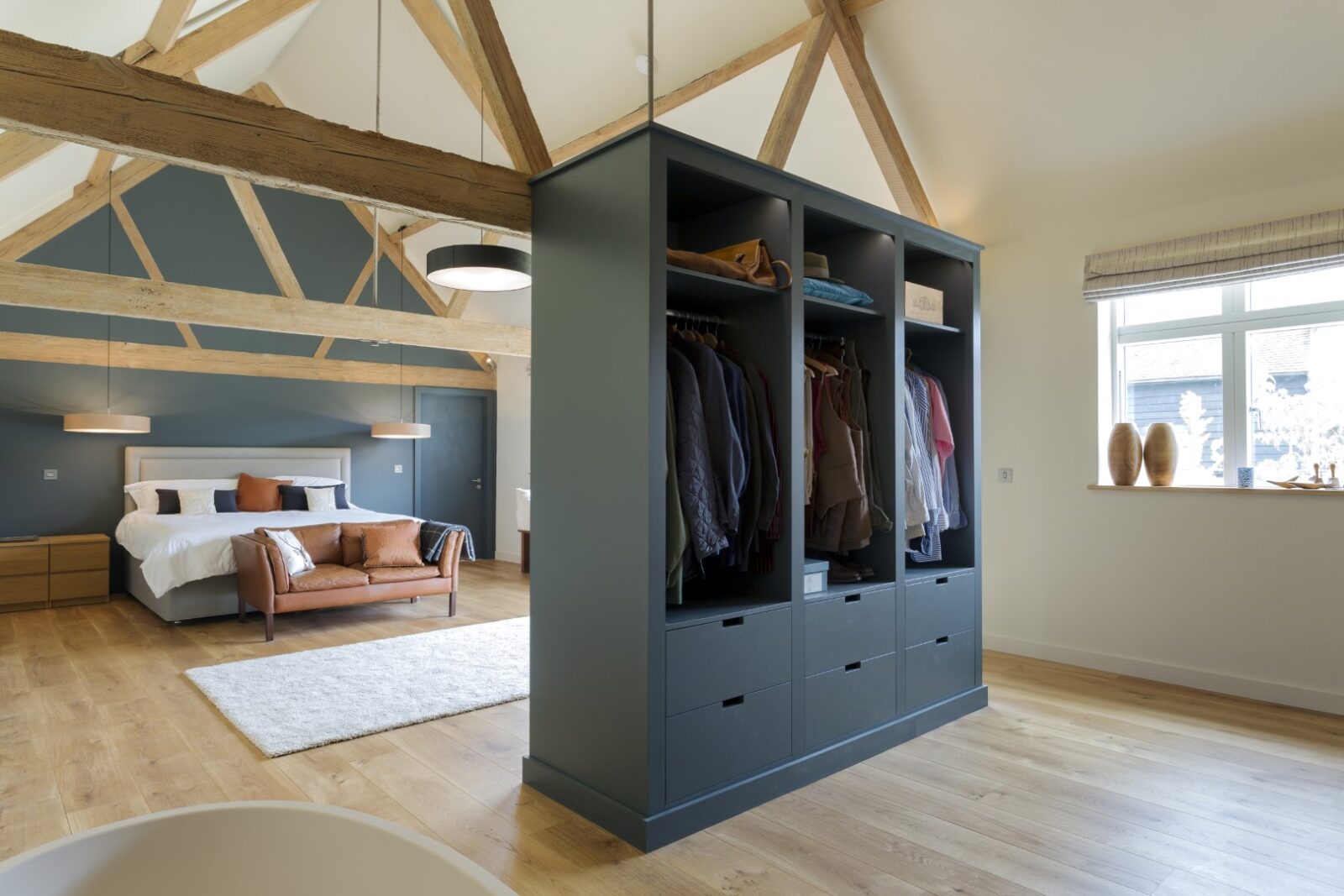 Wardrobe And Bed In Modern Bedroom 2022 03 04 02 32 30 Utc