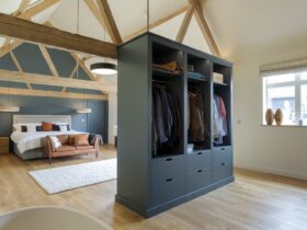 Wardrobe And Bed In Modern Bedroom 2022 03 04 02 32 30 Utc