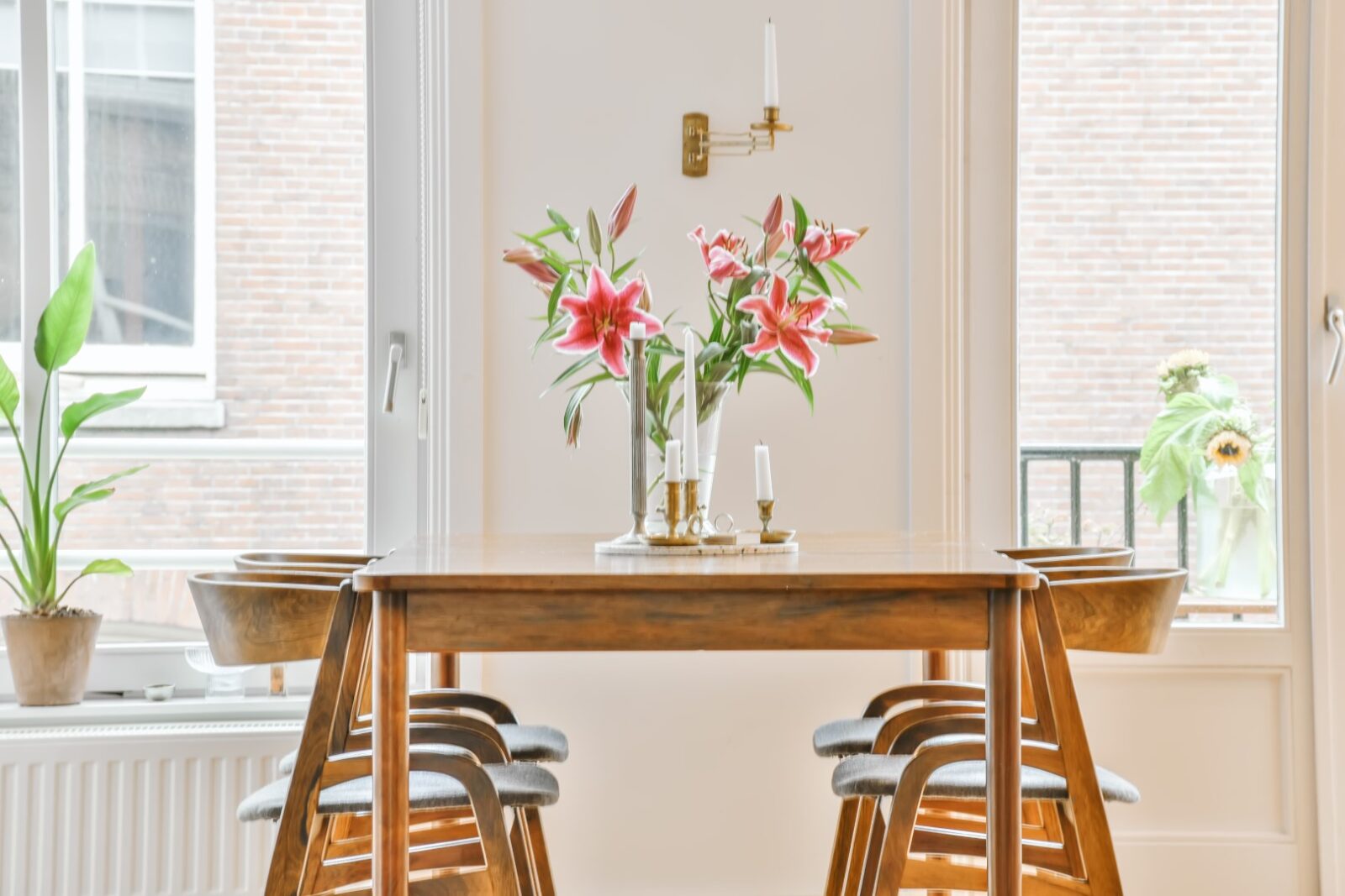 Dining Room With Wooden Furniture 2021 12 09 02 37 02 Utc